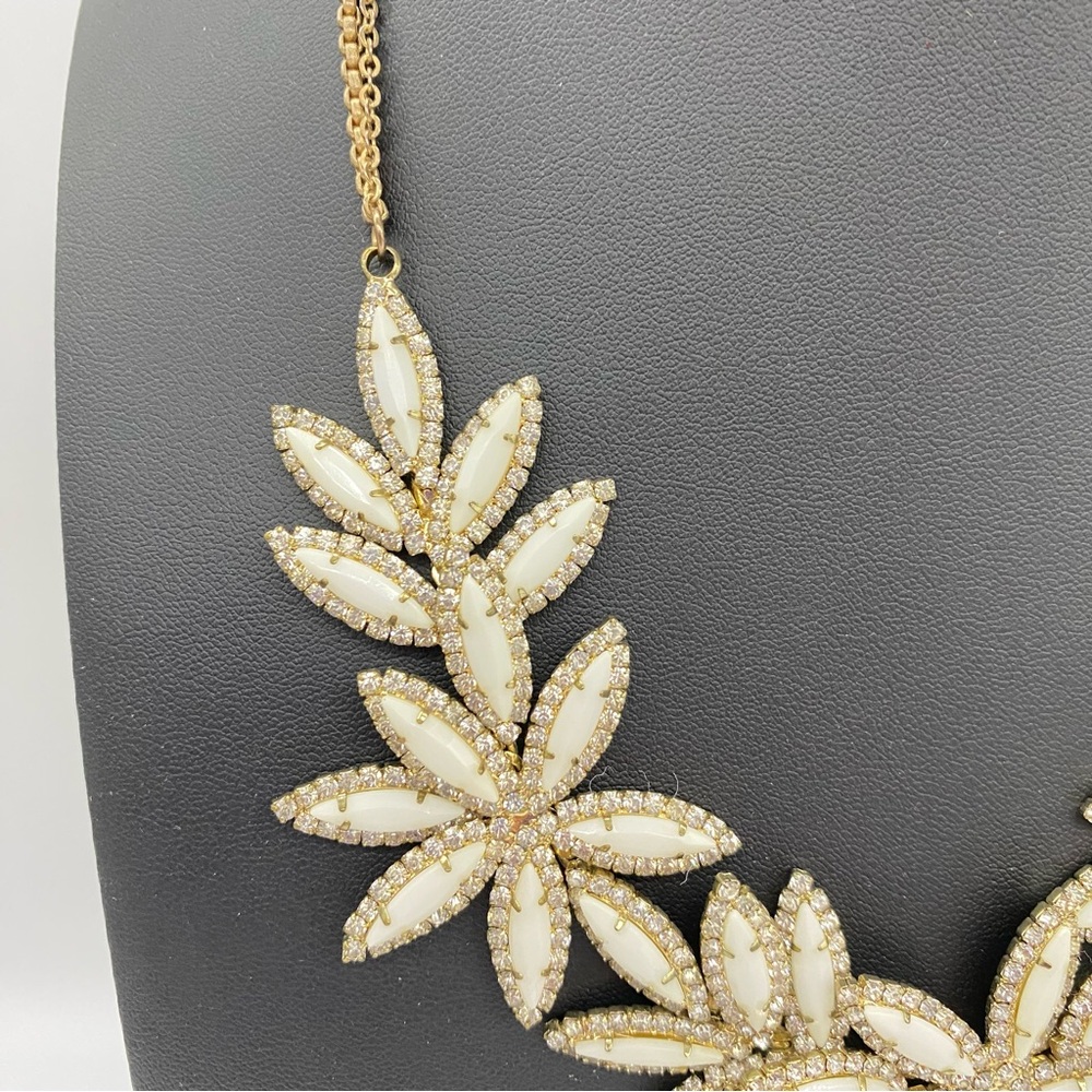 Talbots White Star Burst Flower Vintage Necklace - Picture 4 of 9
